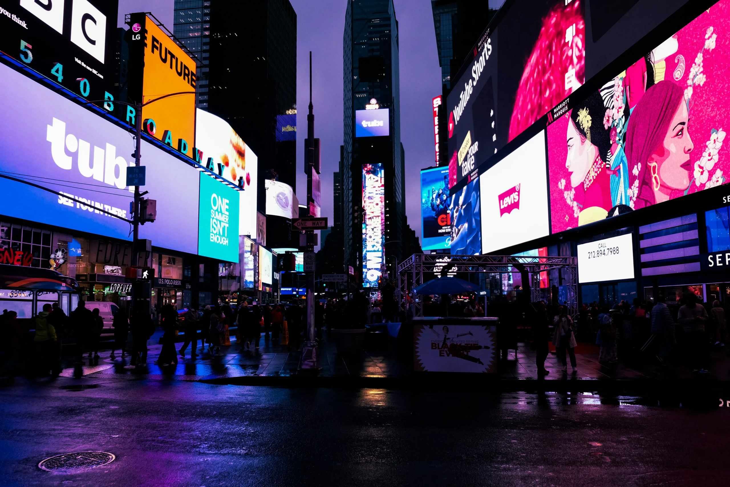 For images showing analytics, brand growth, or a digital marketing team in action.c